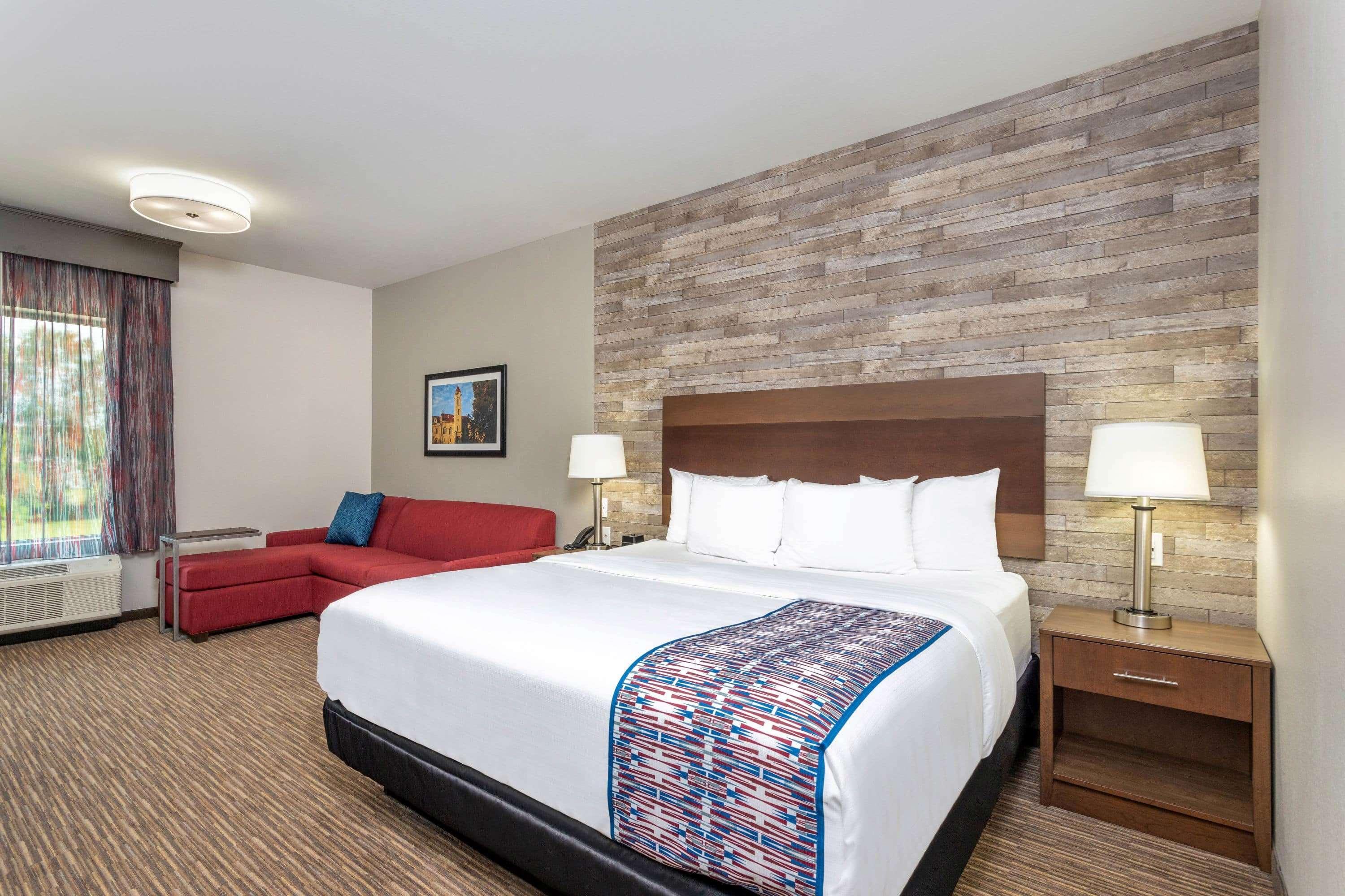 La Quinta Inn And Suites By Wyndham Блумингтън Екстериор снимка
