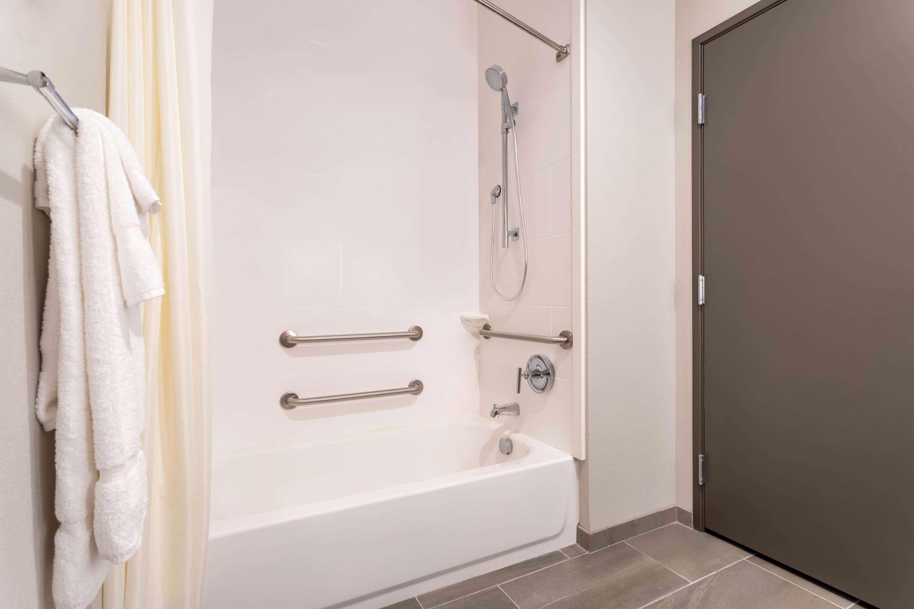 La Quinta Inn And Suites By Wyndham Блумингтън Екстериор снимка