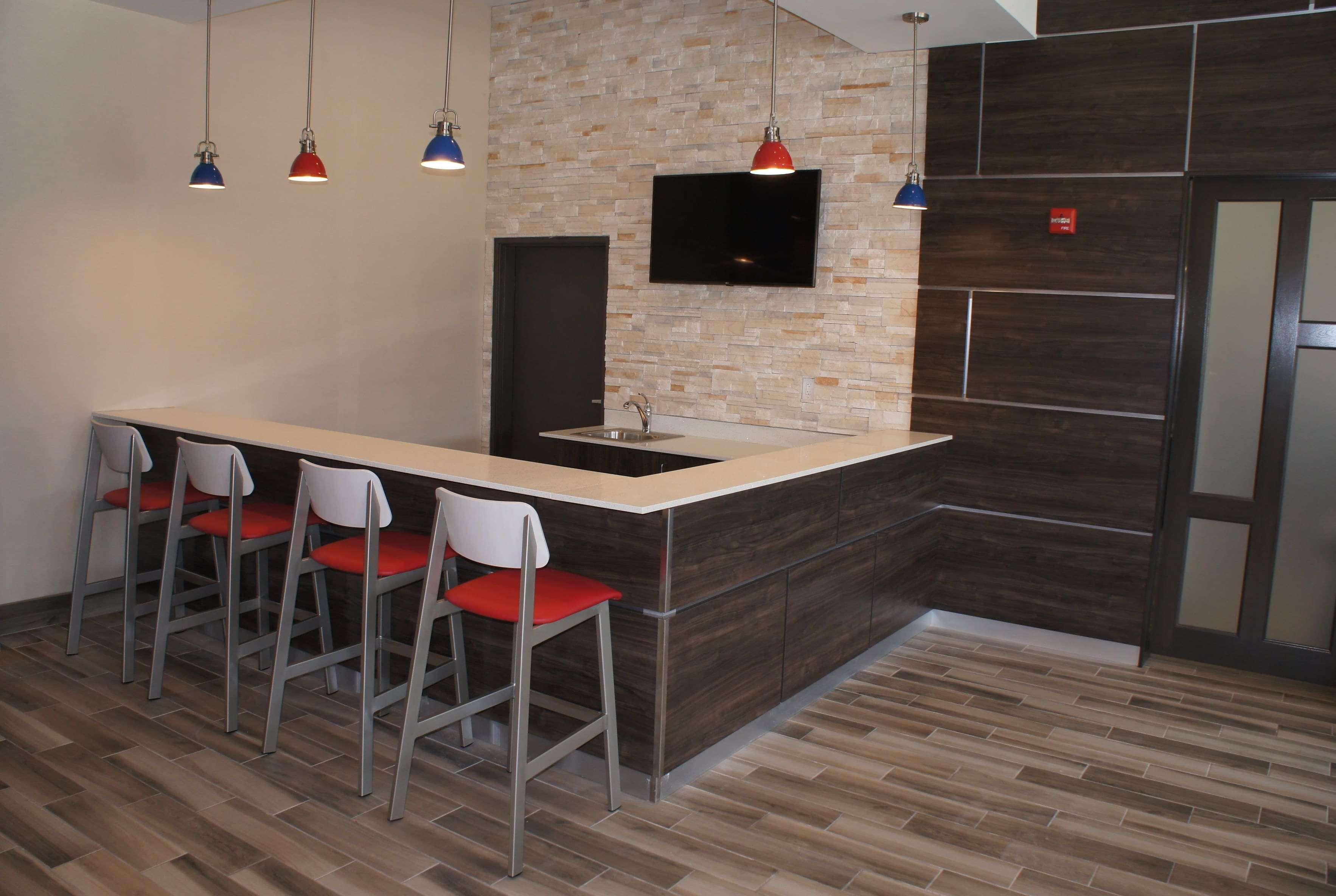 La Quinta Inn And Suites By Wyndham Блумингтън Екстериор снимка