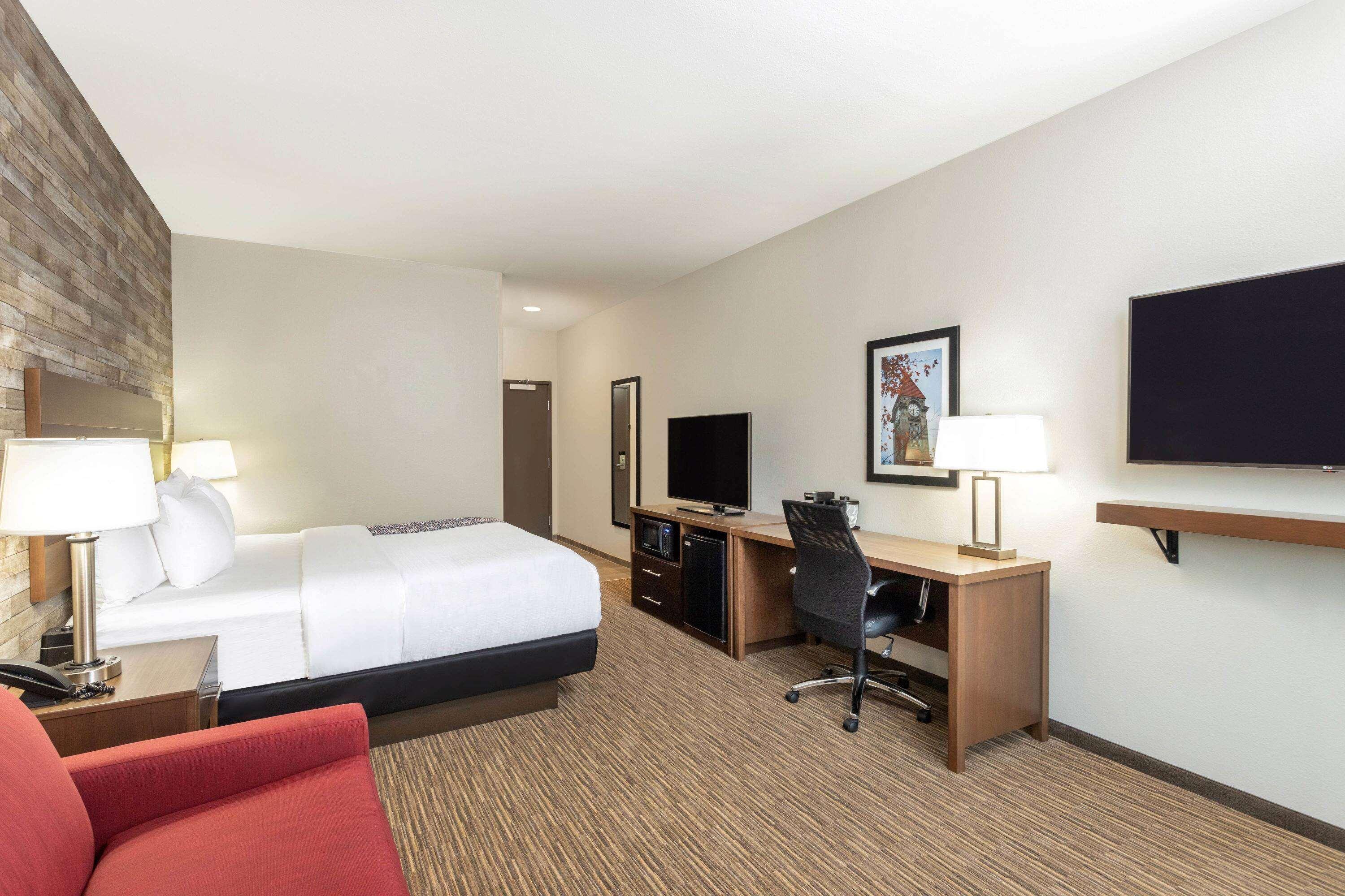 La Quinta Inn And Suites By Wyndham Блумингтън Екстериор снимка