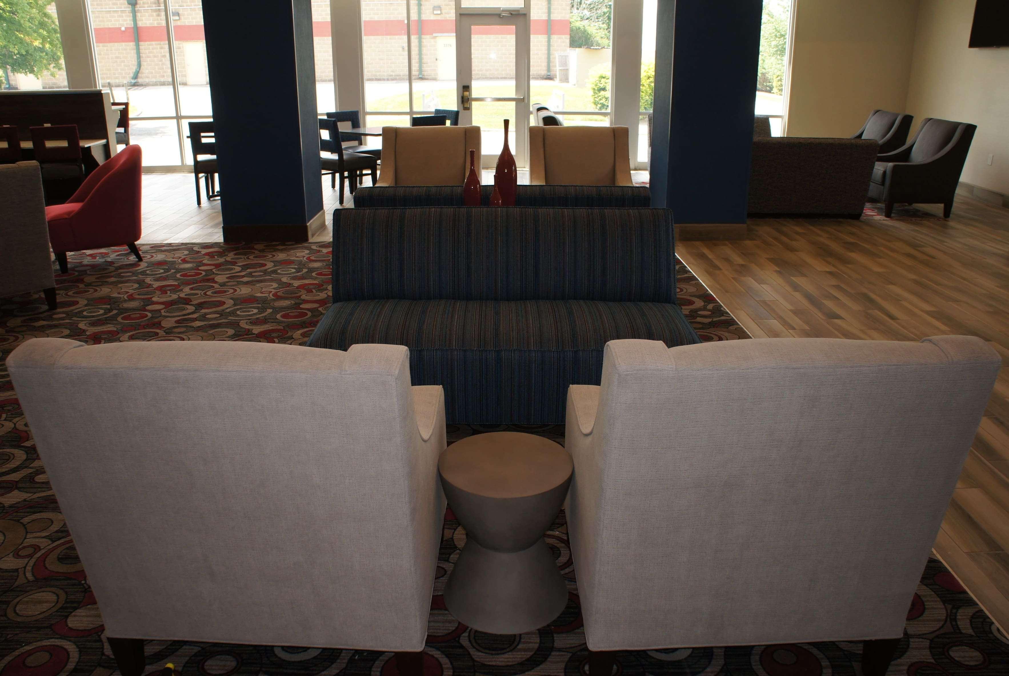 La Quinta Inn And Suites By Wyndham Блумингтън Екстериор снимка