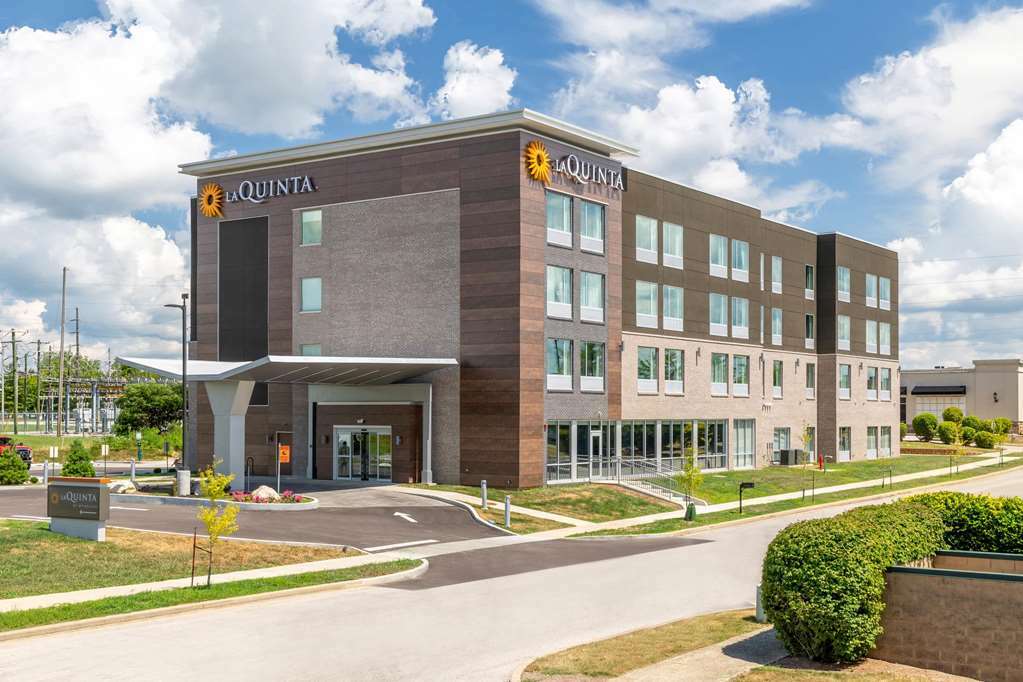 La Quinta Inn And Suites By Wyndham Блумингтън Екстериор снимка